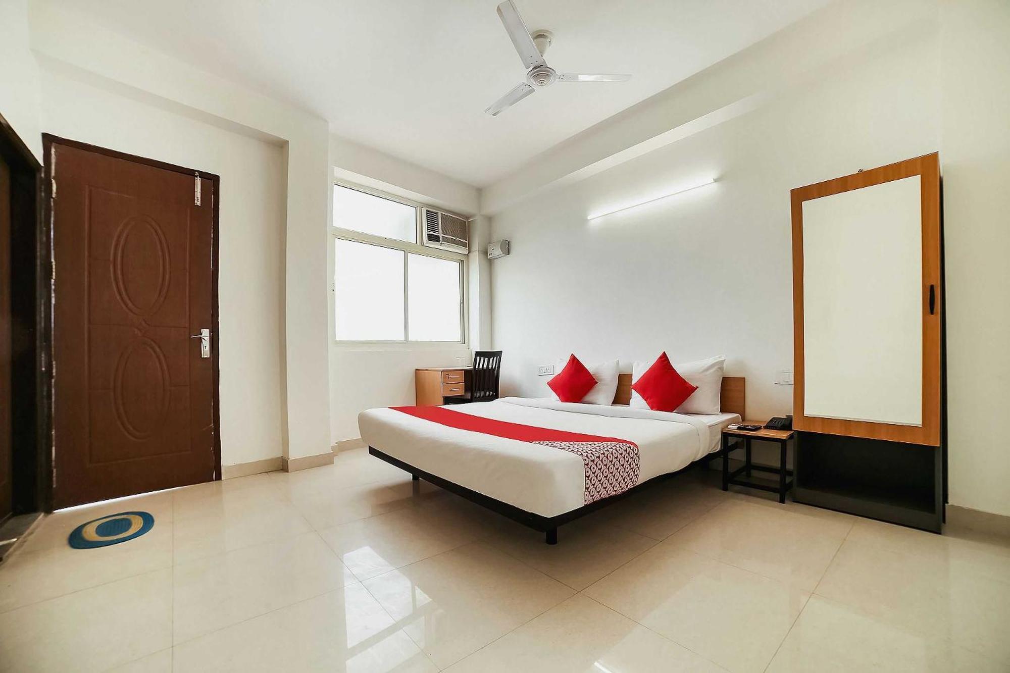 Live On Del5542 Hotel นิวเดลี ภายนอก รูปภาพ