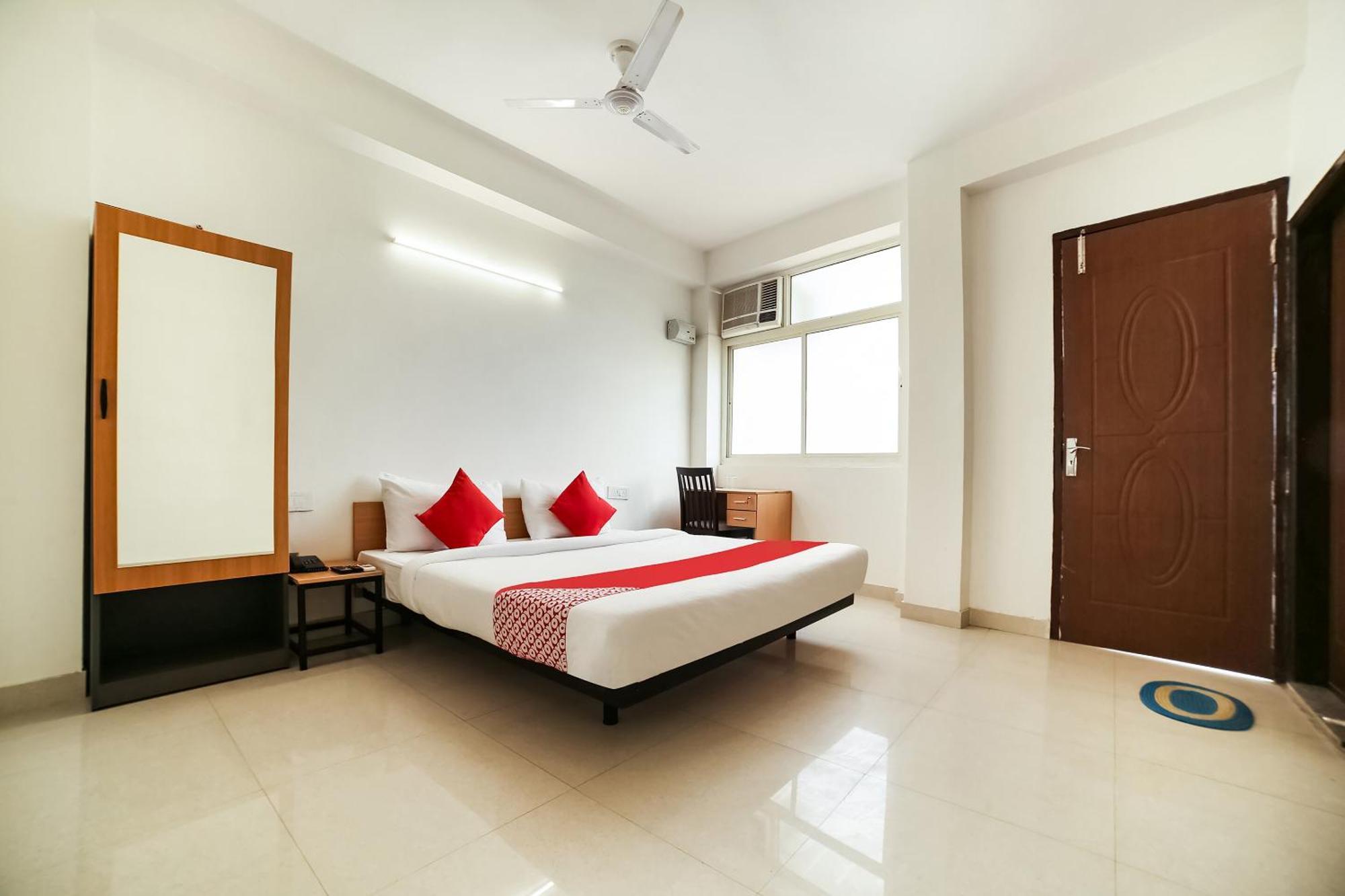 Live On Del5542 Hotel นิวเดลี ภายนอก รูปภาพ
